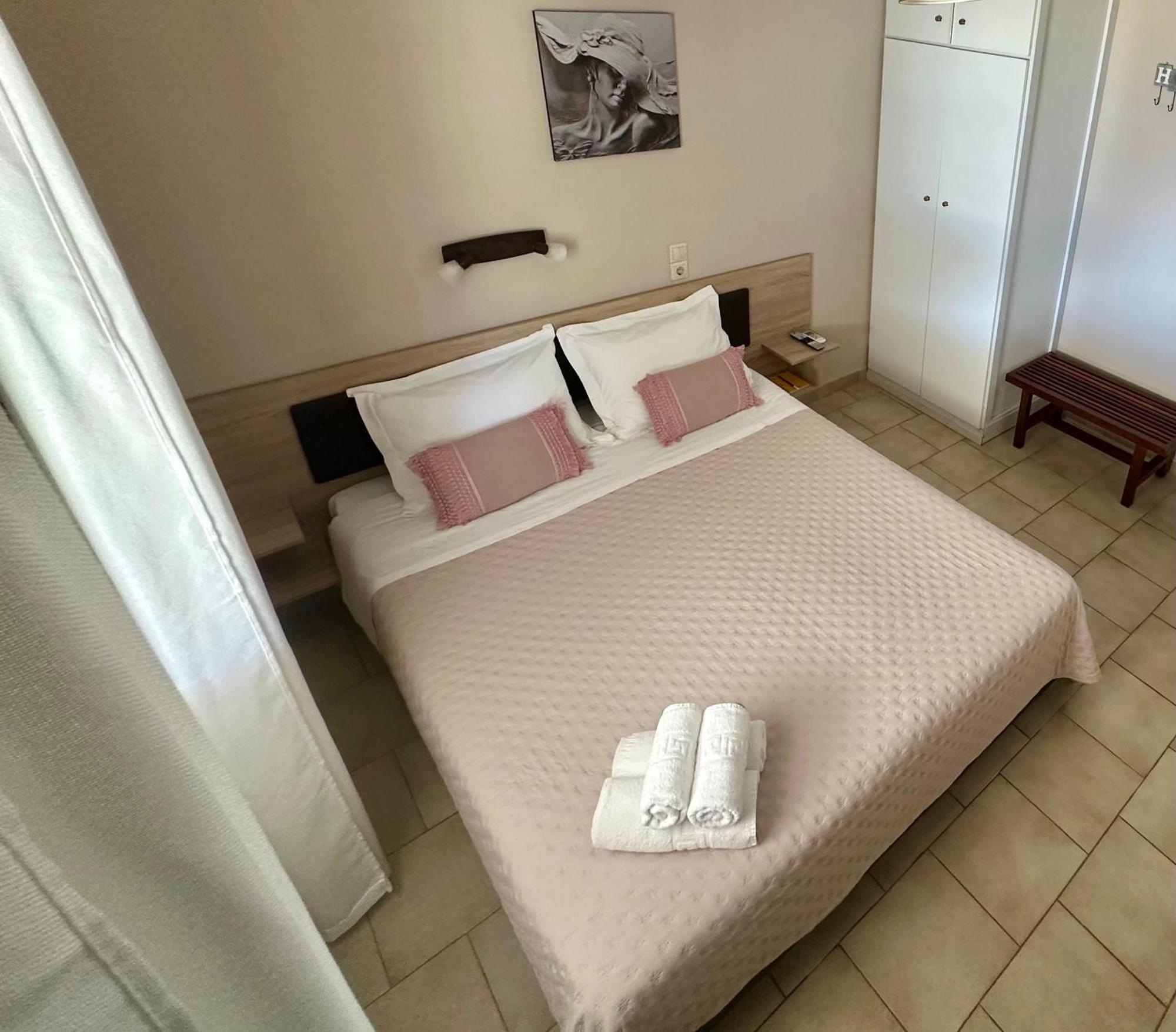 Appartement Eleana And *
